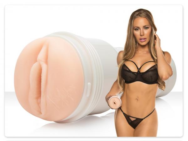 Nicole Aniston Fit